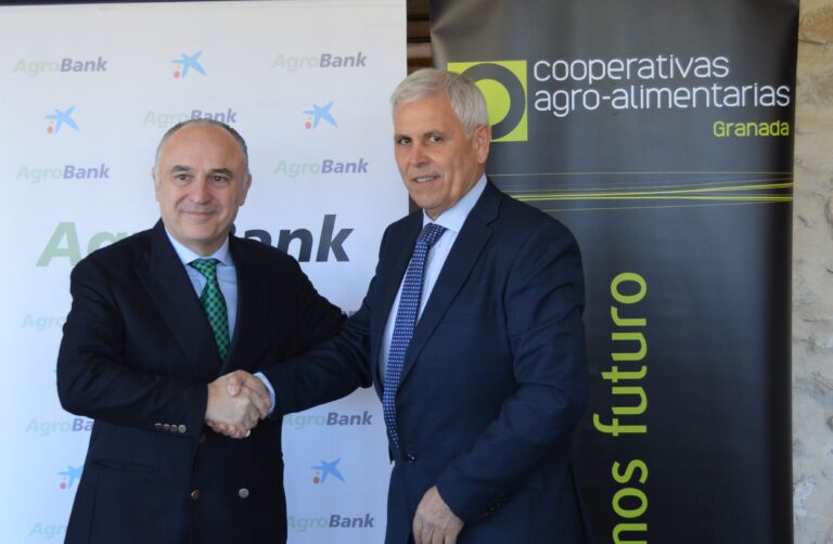 ASOCIACION DE COOPERATIVAS AGROALIMENTARIAS DE GRANADA Y CAIXABANK FIRMAN UN ACUERDO PARA COLABORAR EN ACCIONES DE DIFUSIÓN DE LA ACTIVIDAD DEL SECTOR