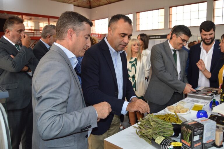 El AOVE de la DOP Montes de Granada, la IGP Espárrago de Huétor Tájar y la IGP Cordero Segureño exhiben la calidad de sus productos en la Feria de Muestras de Armilla