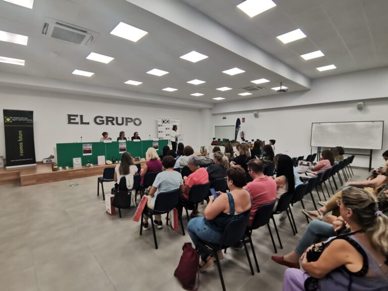 Las mujeres cooperativistas de Andalucía se reúnen en Castell de Ferro para fomentar su visibilidad y defender intereses comunes
