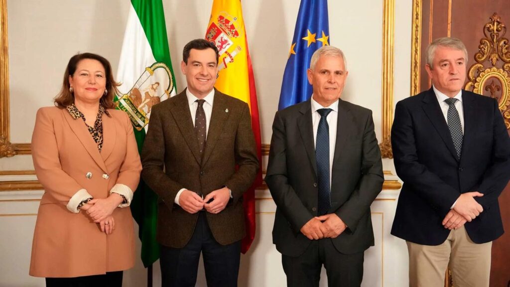 Reunión con el presidente de la Junta para abordar la realidad cooperativa en la región