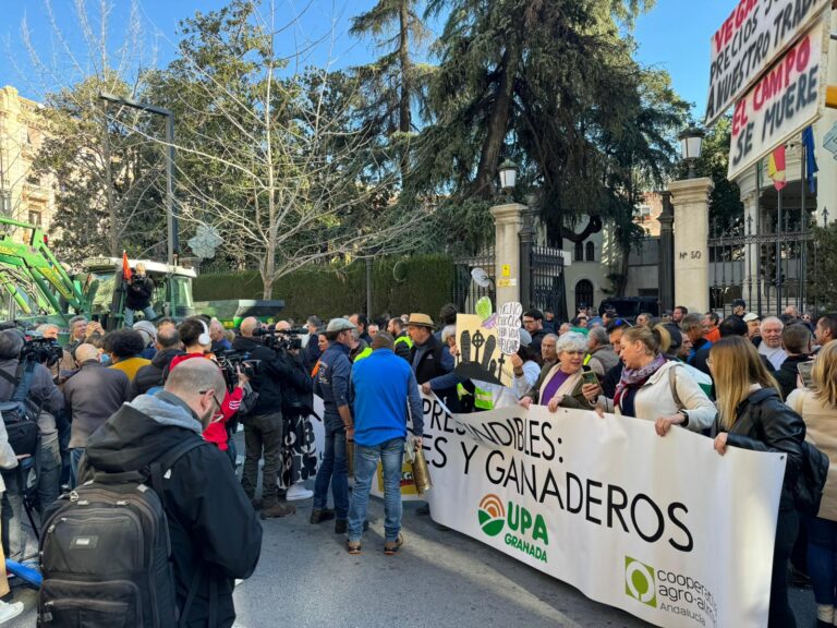 20F: protestas ante la Subdelegación del Gobierno para exigir un plan de choque para el sector agrario