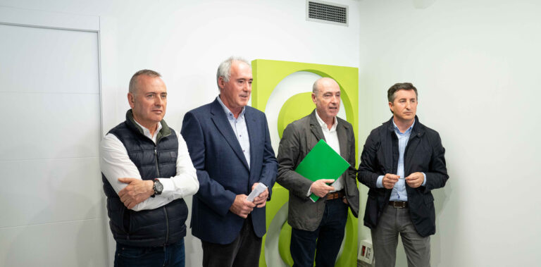 Las organizaciones agrarias elevan el tono de las protestas y convocan una tractorada el 22 de marzo en el centro de Granada  