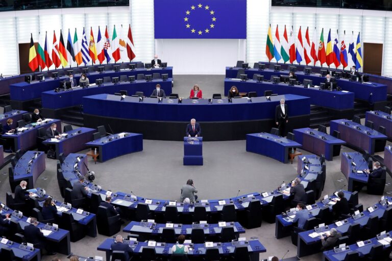 La Eurocámara apoya eximir de sanciones y controles ambientales de la PAC a pequeños agricultores