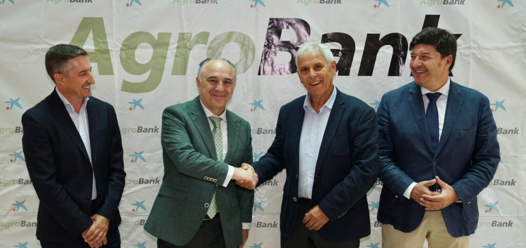 FAECA y CaixaBank refuerzan su colaboración para impulsar el sector agroalimentario y la actividad cooperativa