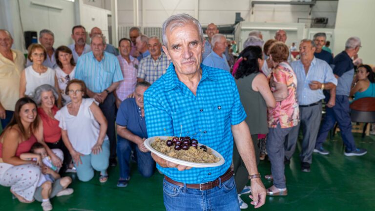 Migas con cerezas en Maitena del Genil para celebrar una campaña histórica