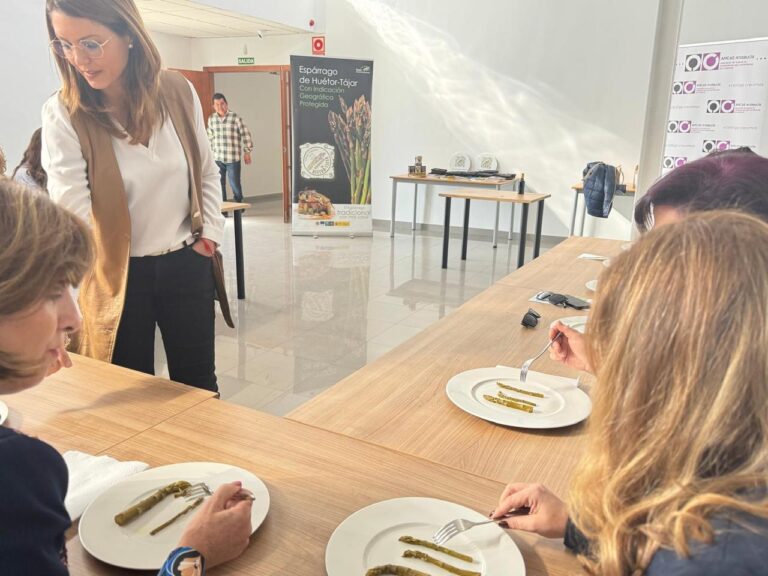 La IGP Espárrago de Huétor Tájar organiza una jornada-cata de espárrago verde morado para mujeres agricultoras