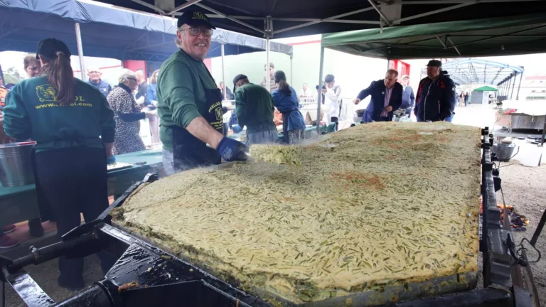 La tortilla de espárragos más grande del mundo está en Huétor Tájar