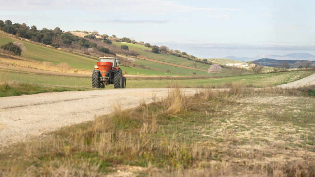 Más de 600 agricultores granadinos recibirán 29 millones en ayudas a la modernización