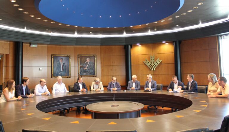 Cooperativas Agroalimentarias de Granada refuerza su alianza con Caja Rural para impulsar el sector agrario