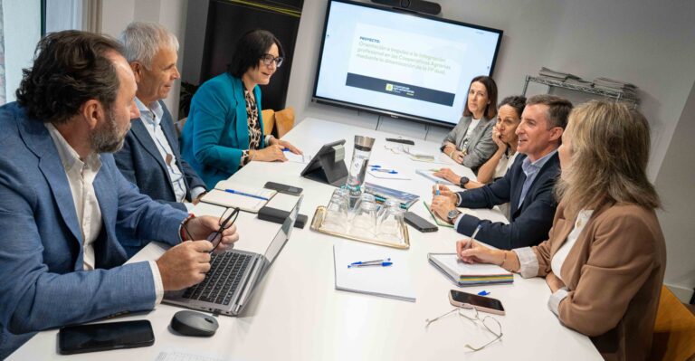 Encuentro para fortalecer la formación y cubrir la demanda de empleo en el sector agrario
