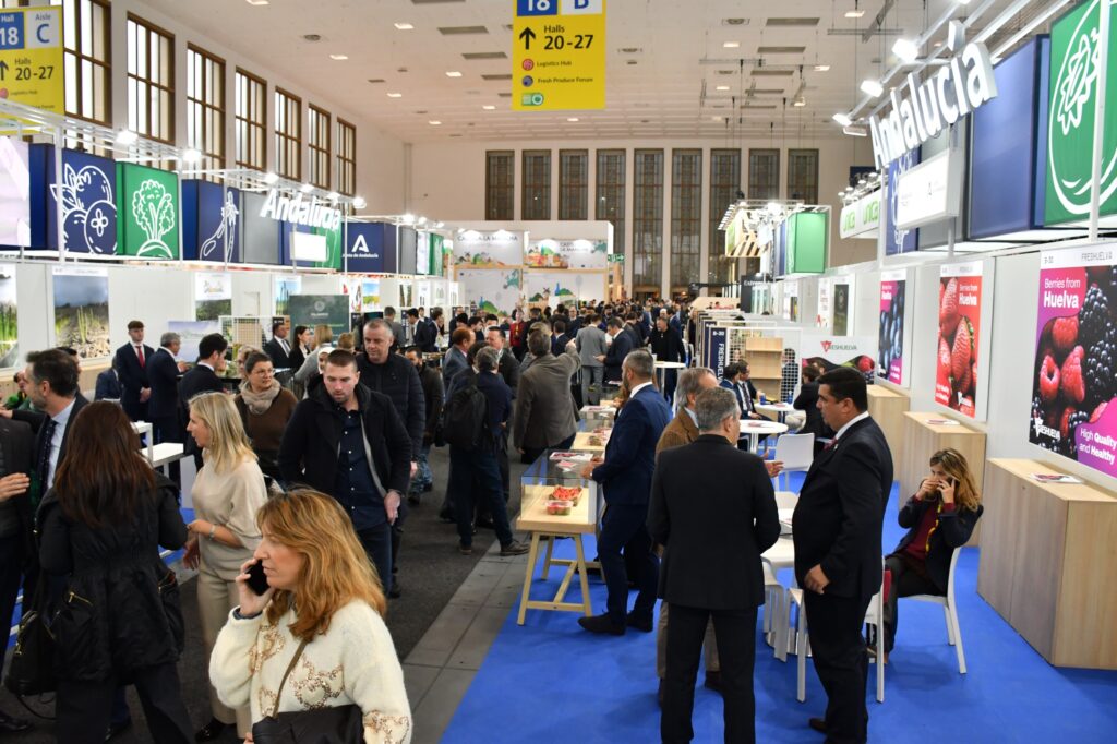 Granada consolida su presencia internacional en Fruit Logistica con el impulso de sus cooperativas hortofrutícolas