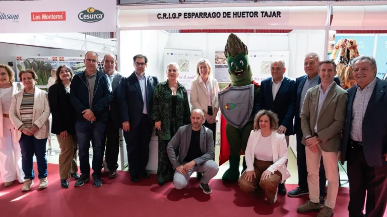 El Espárrago de Huétor Tájar brilla en su III Feria Gastronómica este fin de semana