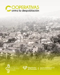 Fotografía de un pueblo de Granada, cartel de la campaña Cooperativas contra la despoblación para mantener la vida rural.